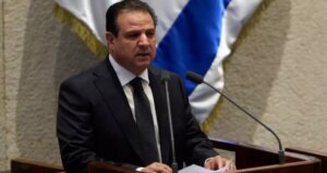 ayman odeh kimdir kac yasinda nereli ayman odeh siyasi kariyeri 9BGBt1LD.jpg
