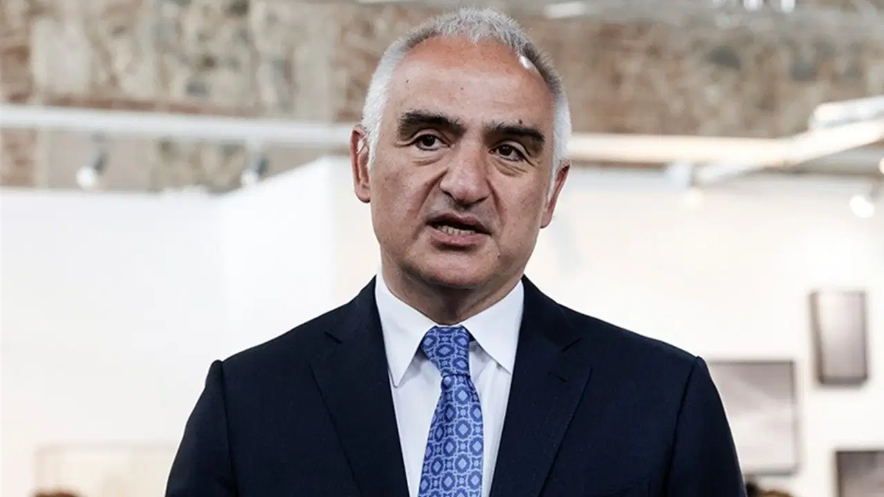 bakanligin yasakladigi kitaplar meclis gundeminde kendilerini inkar ediyorlar bUzLtMbc.jpg