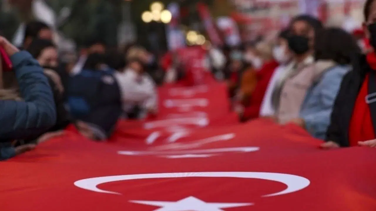 cumhuriyetin 102 yili baskentte coskuyla kutlanacak bando esliginde fener alayi yuruyusu yapilacak 1cgXV7Mx.jpg