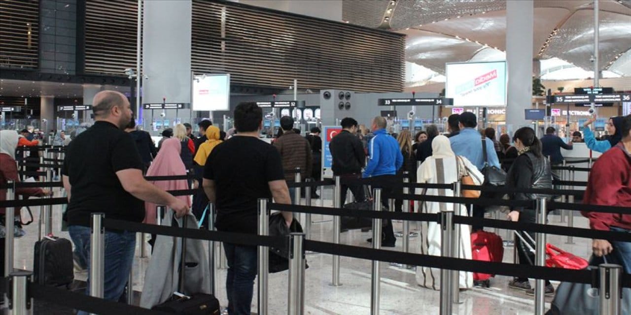 Havaalanlarında Kaos Beklentisi: ABD İç Güvenlik Bakanı’ndan Kritik Uyarı
