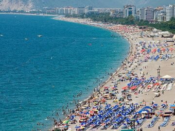 Antalya’da Yaz Rüzgarında Eğlence Dolu Günler