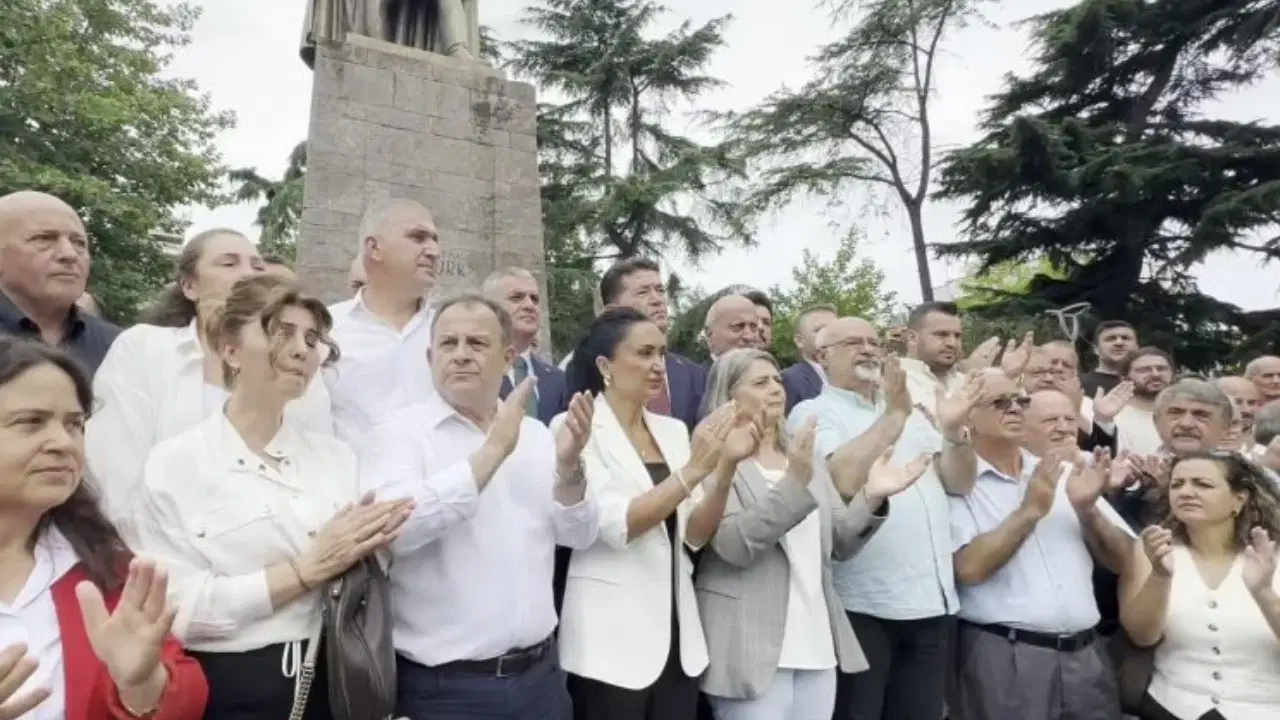 CHP Trabzon örgütü istifa ederek YENİ Parti’ye katıldı