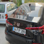 Park halindeki araclara kursun yagdi 2 otomobile 5 mermi isabet etti X2J45Fht